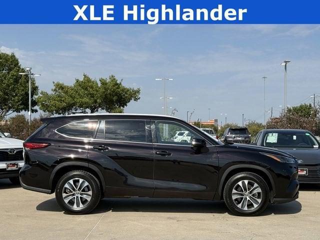 used 2022 Toyota Highlander car, priced at $32,483