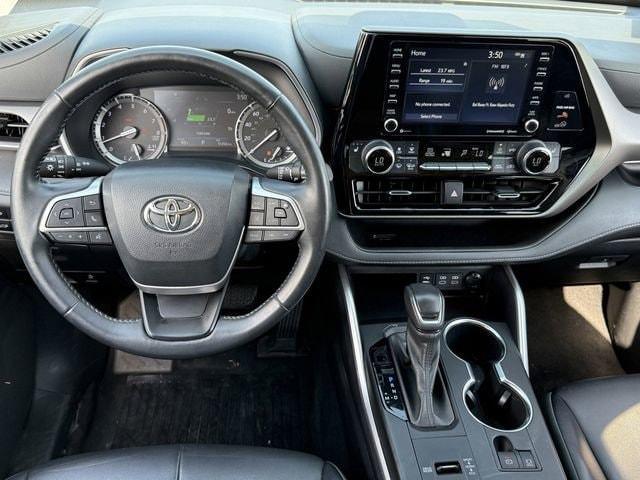 used 2022 Toyota Highlander car, priced at $32,483