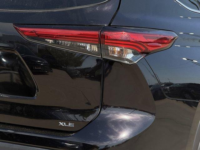 used 2022 Toyota Highlander car, priced at $32,483