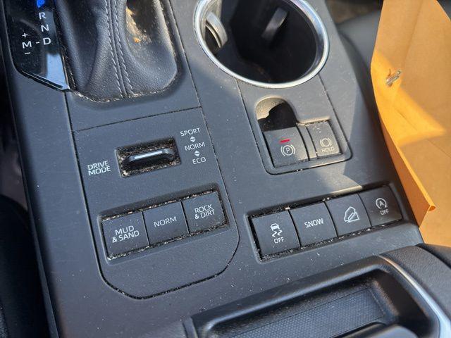 used 2022 Toyota Highlander car, priced at $39,201