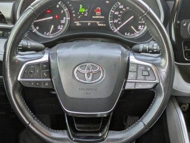 used 2020 Toyota Highlander car, priced at $26,432