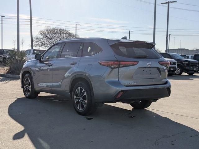 used 2020 Toyota Highlander car, priced at $26,432