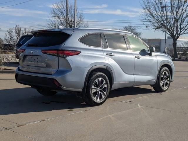 used 2020 Toyota Highlander car, priced at $26,432