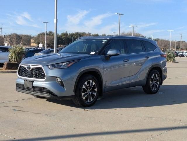 used 2020 Toyota Highlander car, priced at $26,432