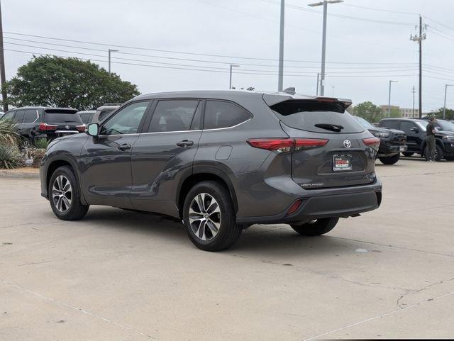 used 2023 Toyota Highlander car, priced at $37,988