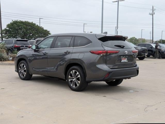 used 2023 Toyota Highlander car, priced at $38,192