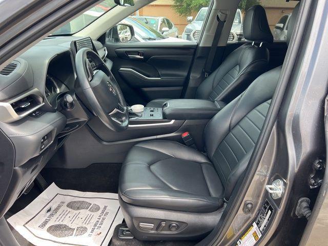 used 2023 Toyota Highlander car, priced at $38,887