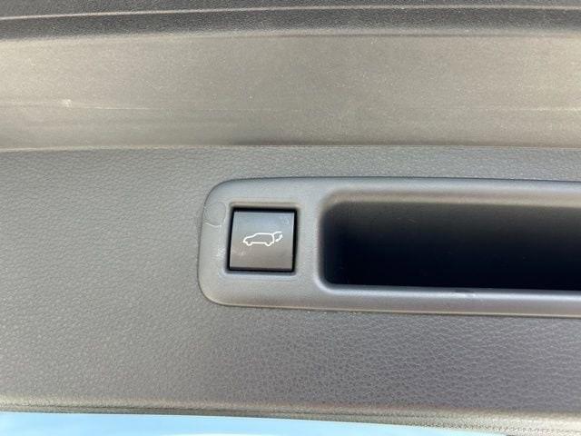 used 2023 Toyota Highlander car, priced at $38,689