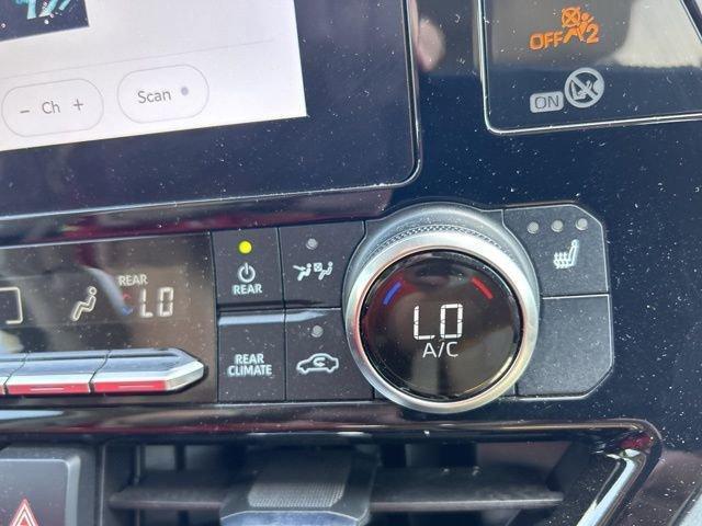 used 2023 Toyota Highlander car, priced at $38,689