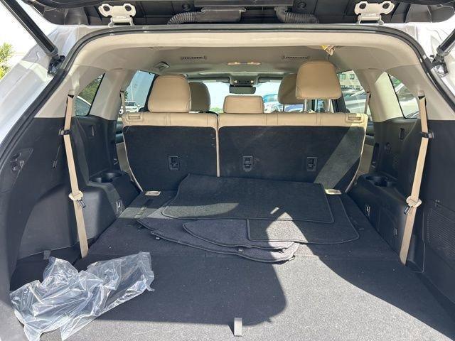 used 2023 Toyota Highlander car, priced at $38,689