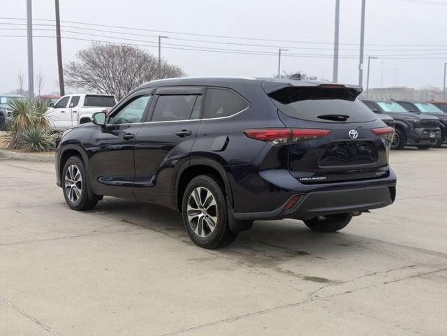 used 2022 Toyota Highlander car, priced at $34,984