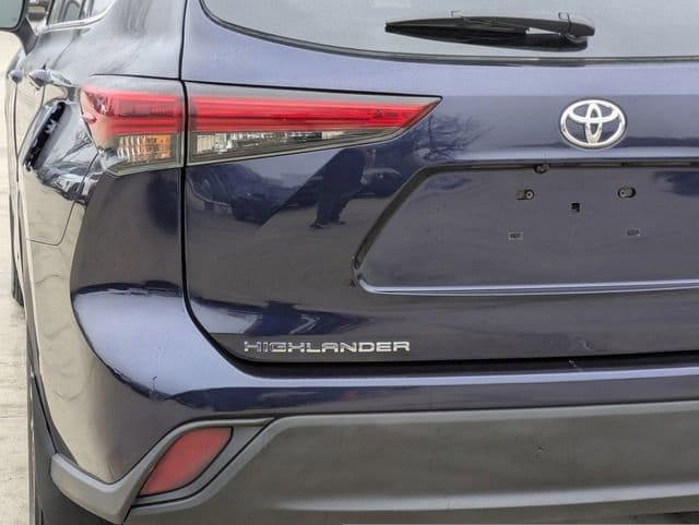 used 2022 Toyota Highlander car, priced at $34,984