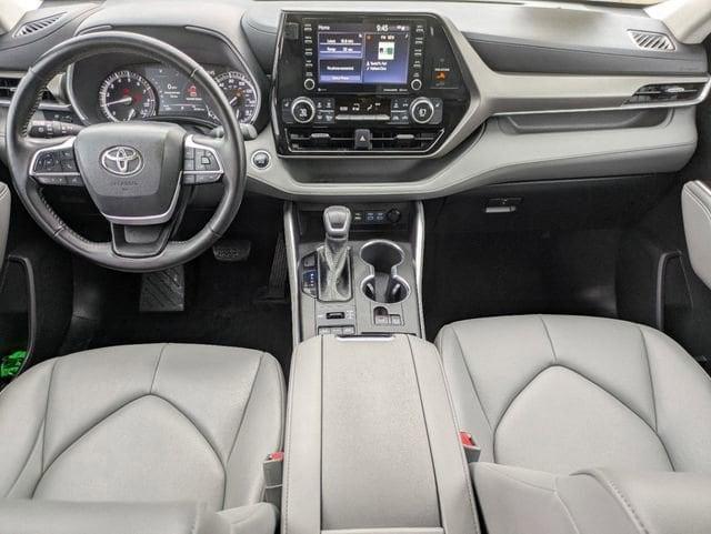 used 2022 Toyota Highlander car, priced at $34,984