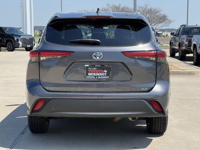 used 2022 Toyota Highlander car, priced at $32,120