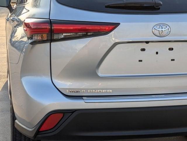 used 2020 Toyota Highlander car, priced at $34,701