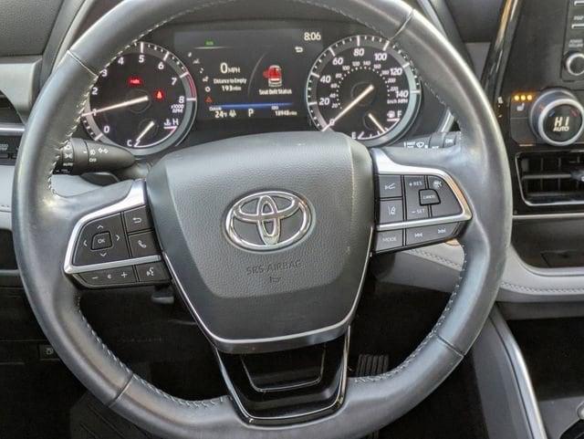 used 2020 Toyota Highlander car, priced at $34,701