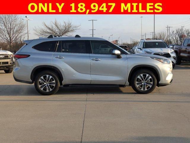 used 2020 Toyota Highlander car, priced at $34,701