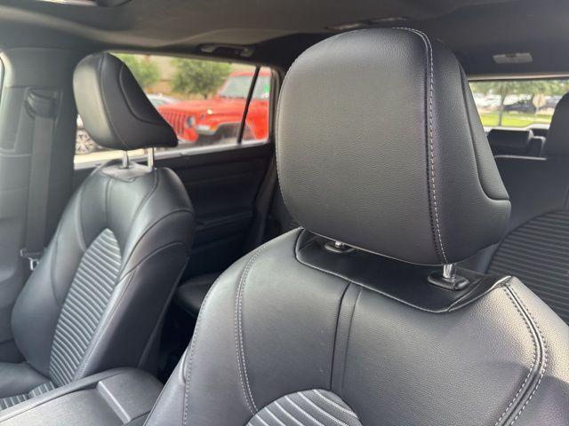 used 2024 Toyota Highlander car