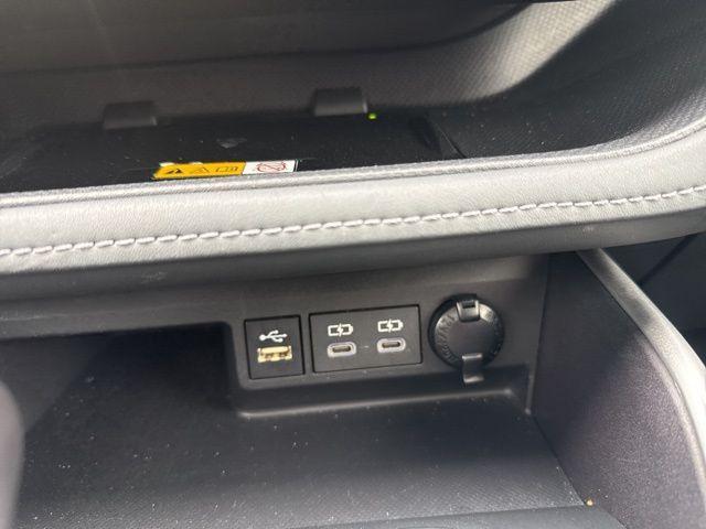 used 2024 Toyota Highlander car