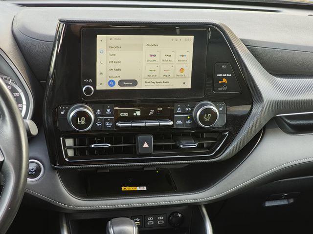 used 2024 Toyota Highlander car, priced at $40,321