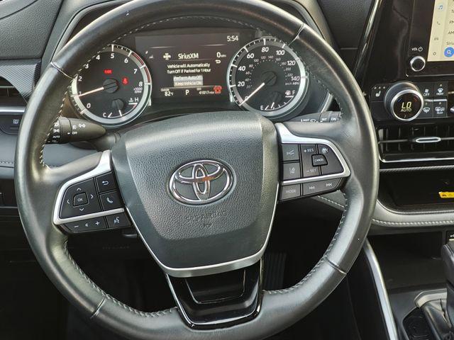 used 2024 Toyota Highlander car, priced at $40,321