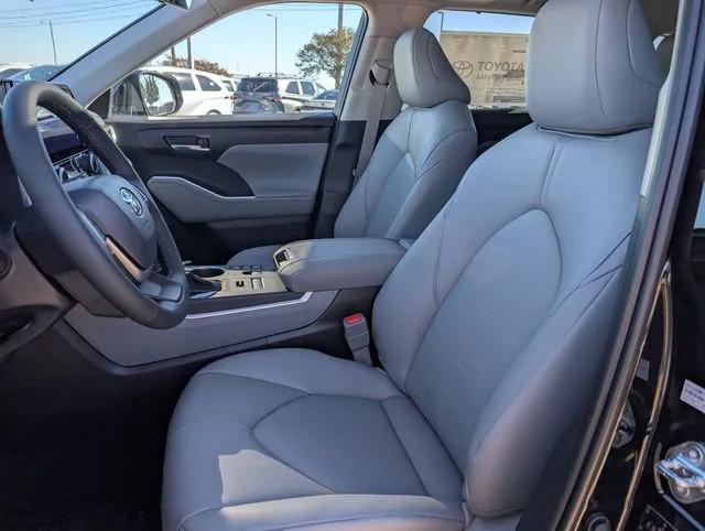 new 2026 Toyota Highlander car, priced at $49,078