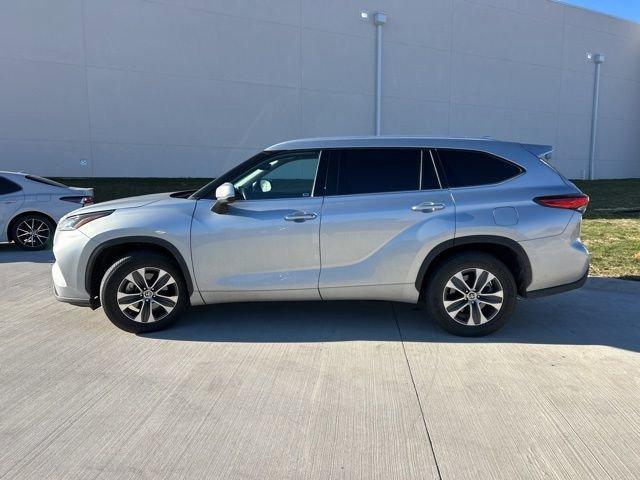 used 2022 Toyota Highlander car, priced at $36,461