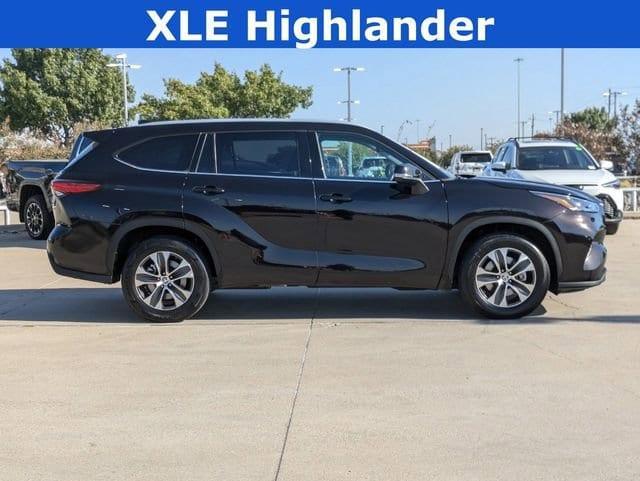 used 2022 Toyota Highlander car, priced at $32,483