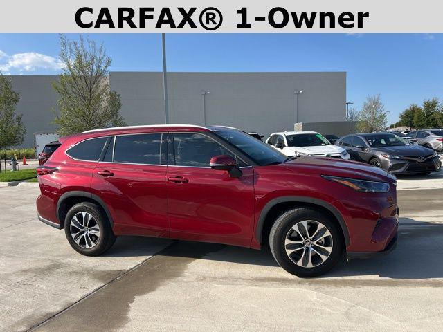 used 2022 Toyota Highlander car, priced at $36,985
