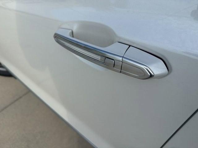 used 2021 Cadillac XT5 car, priced at $30,209