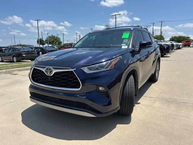 used 2020 Toyota Highlander car, priced at $32,826