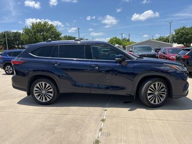 used 2020 Toyota Highlander car, priced at $32,826