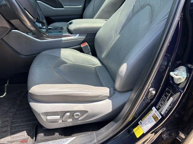 used 2020 Toyota Highlander car, priced at $32,826