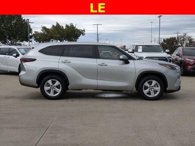 used 2024 Toyota Highlander car, priced at $34,984