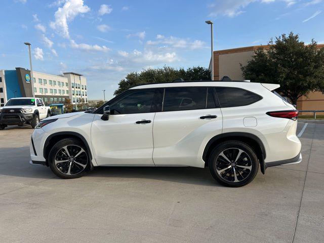 used 2021 Toyota Highlander car, priced at $26,981