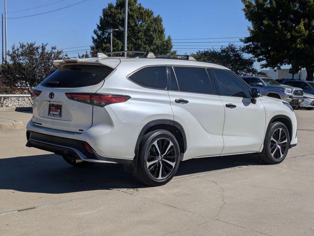 used 2021 Toyota Highlander car, priced at $25,963