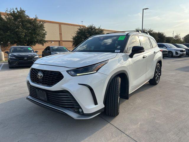 used 2021 Toyota Highlander car, priced at $26,981