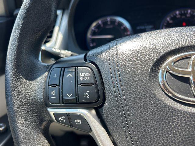 used 2015 Toyota Highlander car, priced at $20,732