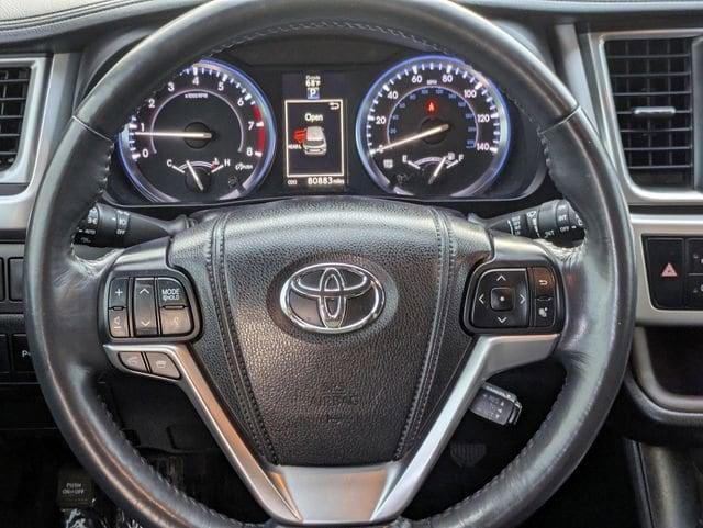 used 2014 Toyota Highlander car, priced at $21,281