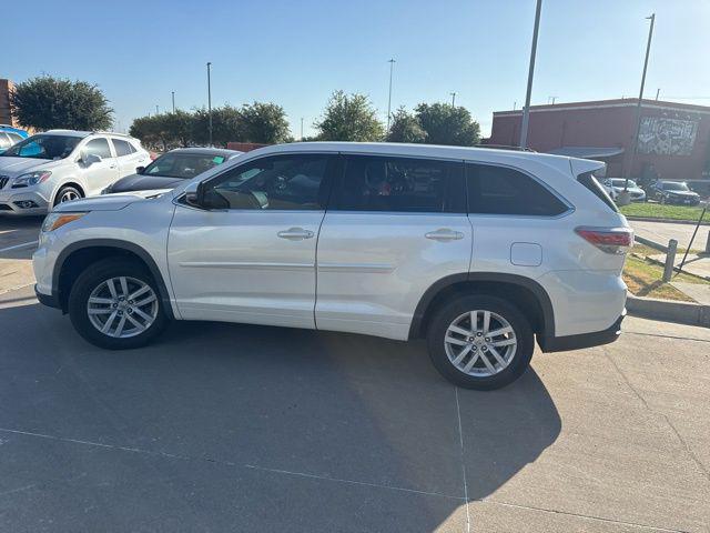 used 2014 Toyota Highlander car, priced at $17,701