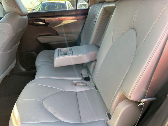 used 2023 Toyota Highlander car, priced at $41,317