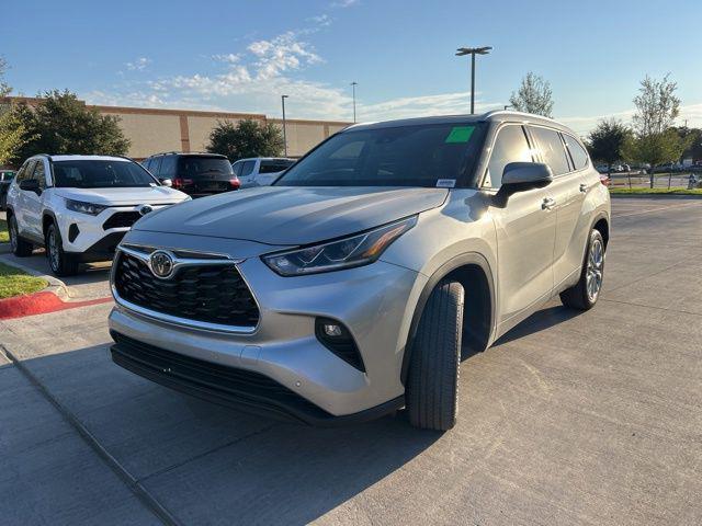 used 2023 Toyota Highlander car, priced at $41,317