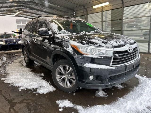 used 2015 Toyota Highlander car, priced at $18,921