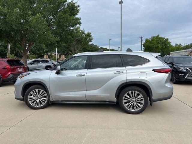 used 2023 Toyota Highlander Hybrid car, priced at $48,986