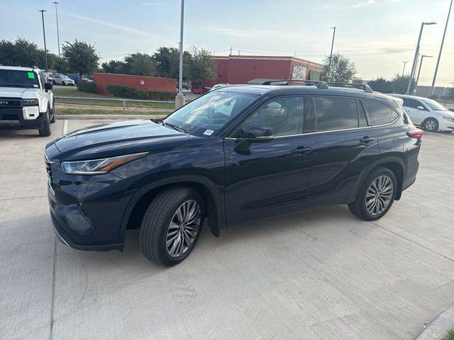 used 2022 Toyota Highlander car, priced at $39,688