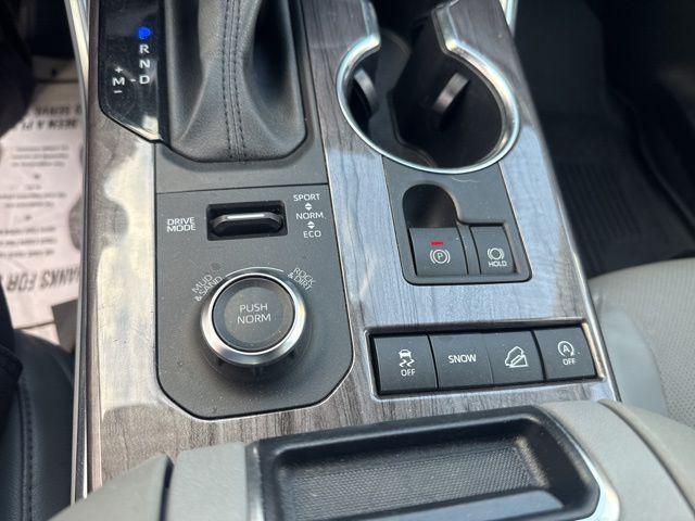 used 2022 Toyota Highlander car, priced at $39,688