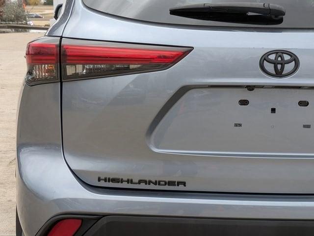 used 2022 Toyota Highlander car, priced at $36,481