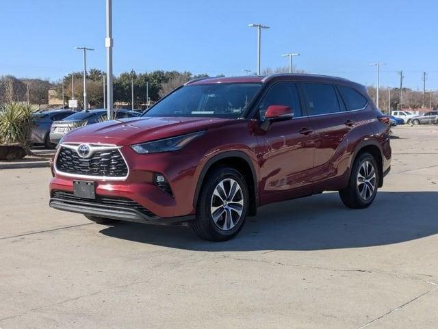 used 2023 Toyota Highlander car, priced at $35,481