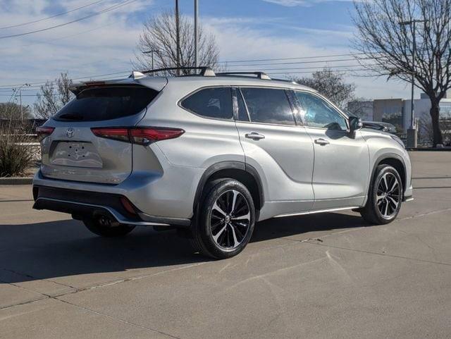 used 2021 Toyota Highlander car, priced at $36,871