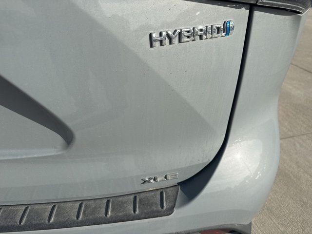 used 2022 Toyota Highlander Hybrid car, priced at $36,634